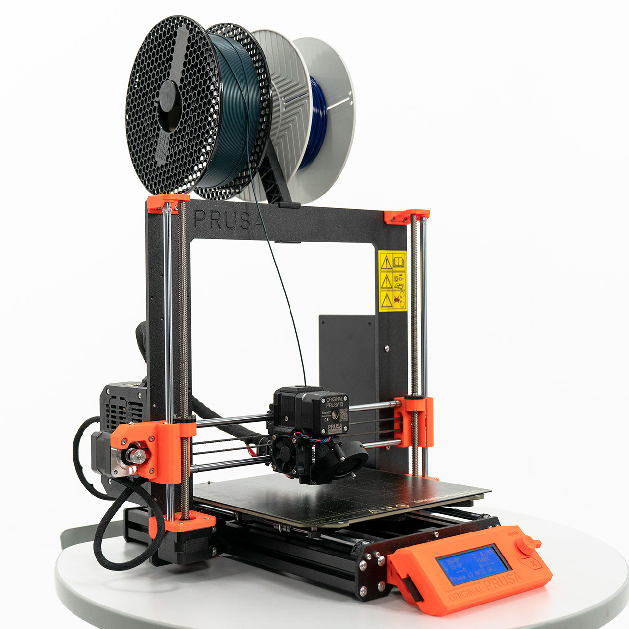 Bild eines Prusa 3D Druckers vor einem weißen Hintergrund